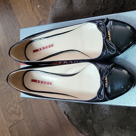 Prada pumps - Picture 1 of 9